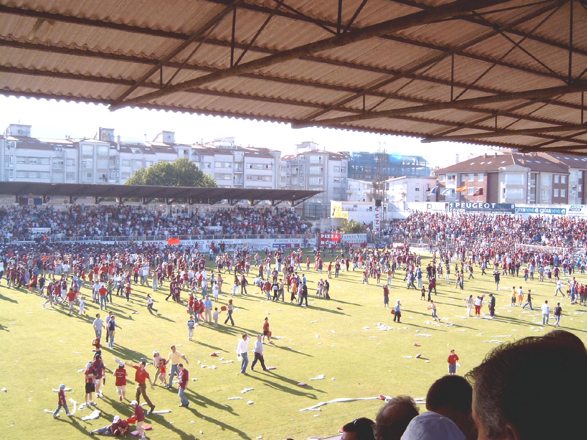 O ascenso · 2004
