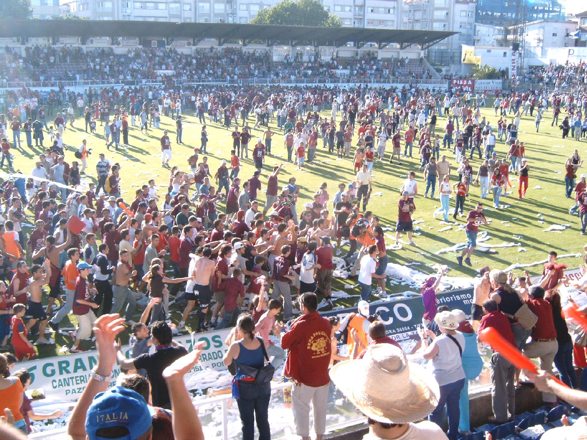 O ascenso · 2004