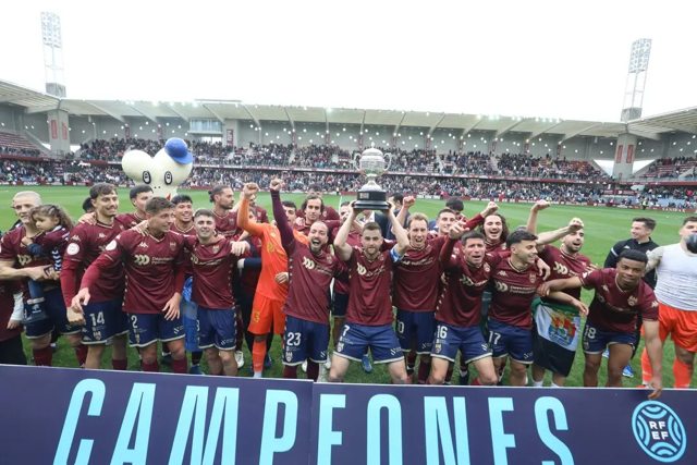 O ascenso · 2025