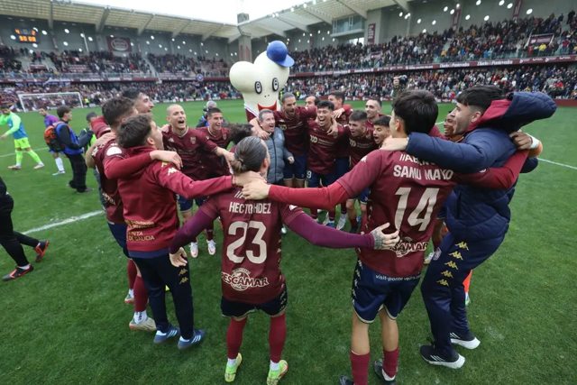 O ascenso · 2025