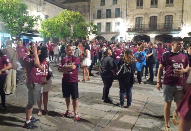 O ascenso de 2015 · festa no Teucro